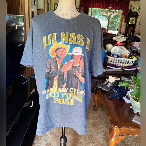 The thread shop mens Lil Nas X Billy Ray Cyrus Old Town Road Rap Tee. - Picture 1 of 15